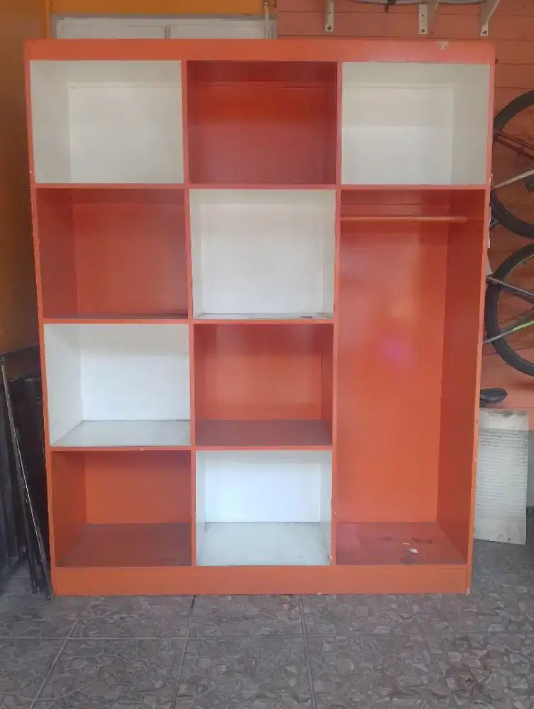 Meja + Almari Laundry