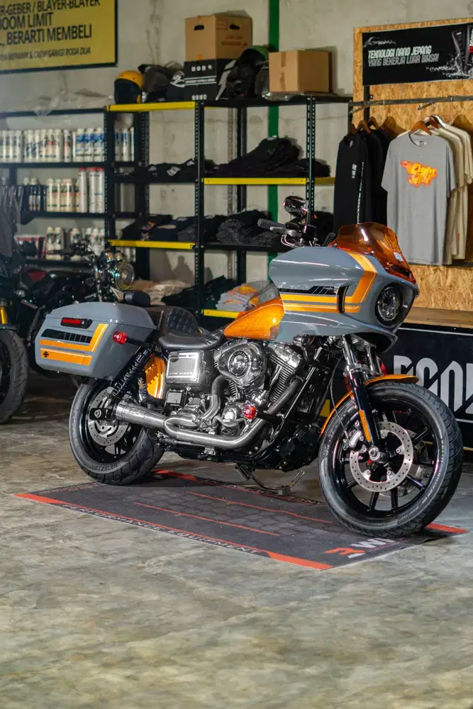 Dyna Low Rider Rushmore 2015 Kondisi istimewa club style sport touring