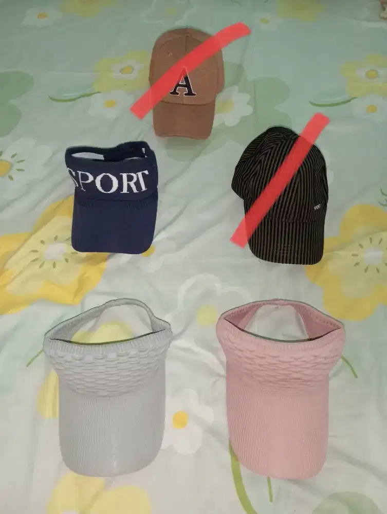 PRELOVED topi olahraga wanita,