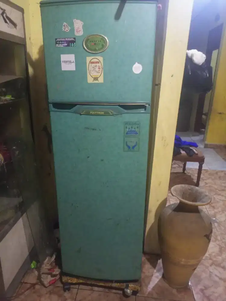 Kulkas Polytron hoot n cool 2 pintu