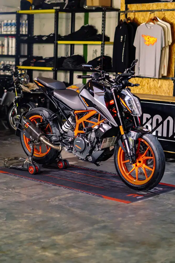 FOR SALE KTM DUKE 390 ABS Th 2023 Black Grey Low km , Secon Like new ‼