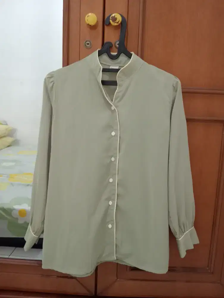 PRELOVED KEMEJA WANITA