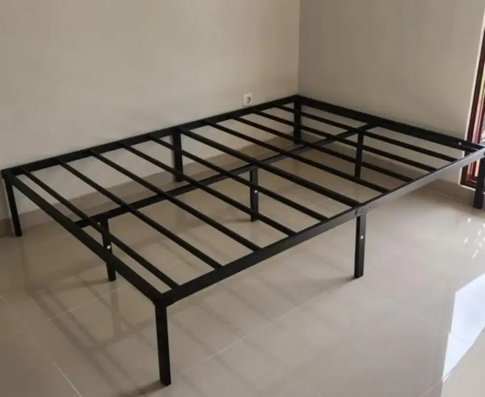 Dipan/ Ranjang kasur / tempat tidur uk 100 x 200