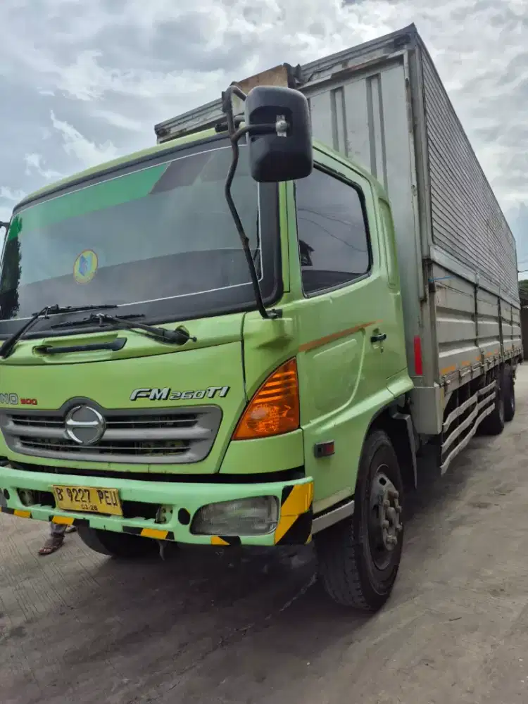 Hino 6x2 FL235JW 2013 wingbox long 9,5m