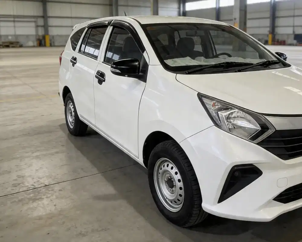 DAIHATSU SIGRA TYPE D 1, 0 MT TAHUN 2023