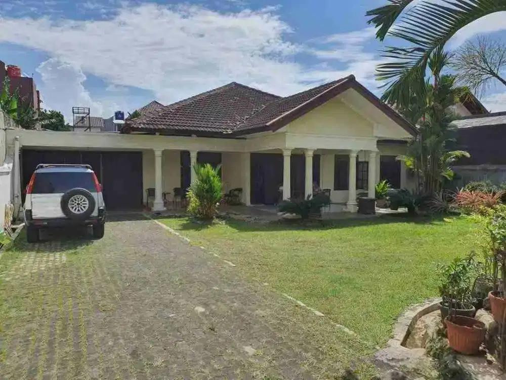 Rumah Luas Ada Kolam Renang Pribadi di Jual Murah Di Balekambang Condet Kramat Jati Bonus Kontrakan