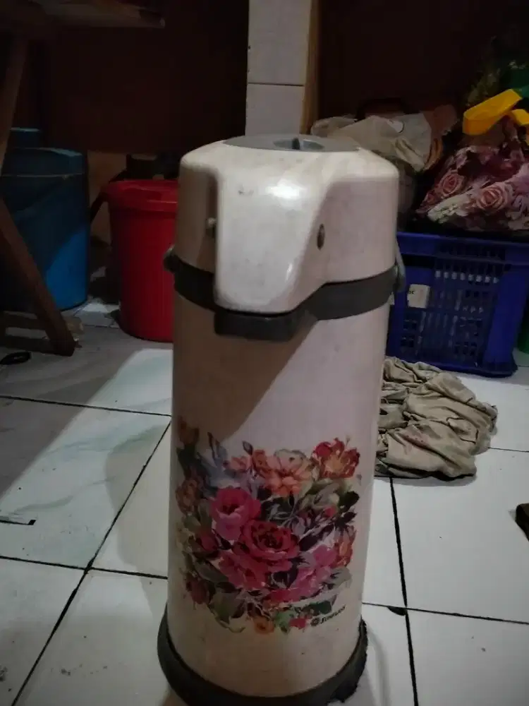 Termos air panas pencetan