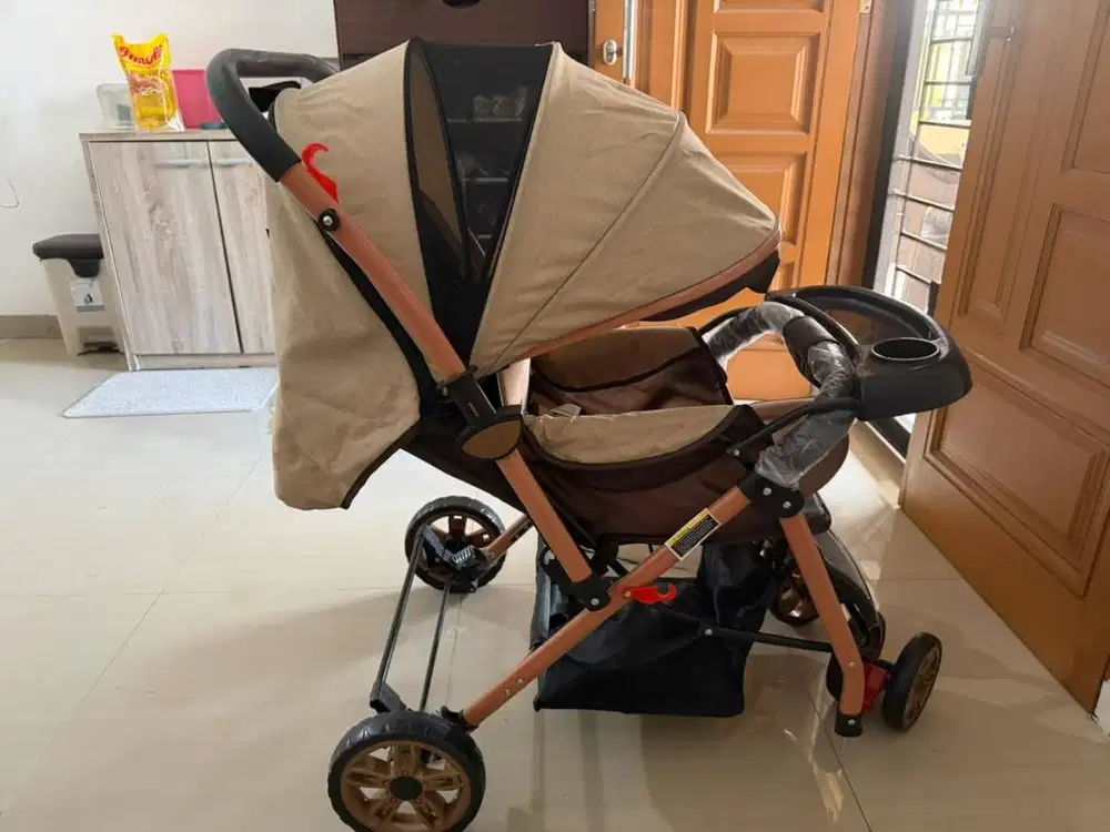 Stroller Bayi Bisa Dilipat