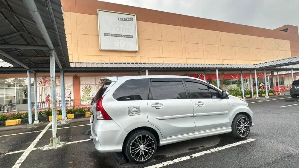 Toyota Avanza Veloz 2012 AT atas nama sendiri