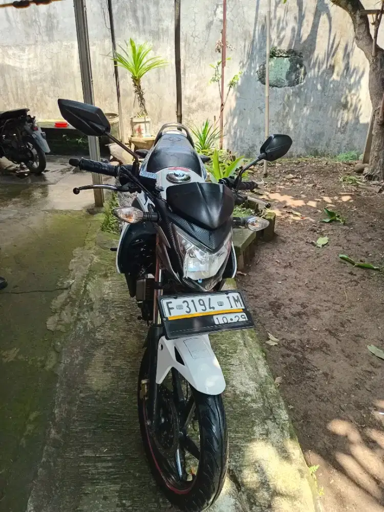 Honda cb 150 r tahun 2014