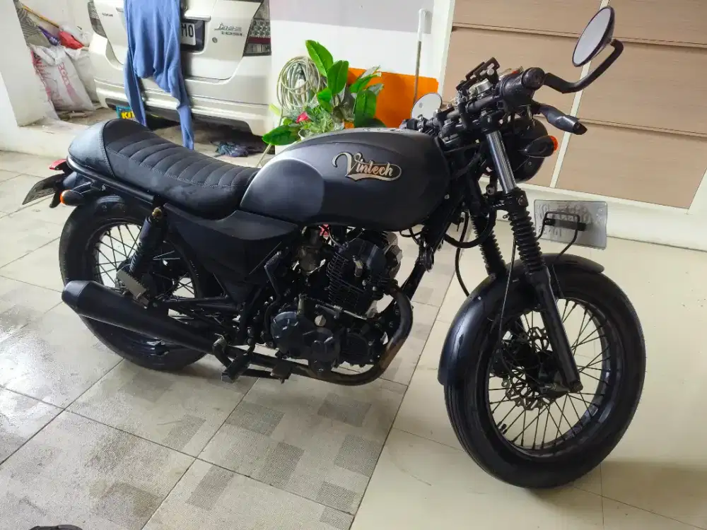 Viar Vintech 200 warna hitam, Ori bawaan pabrik. No custome.