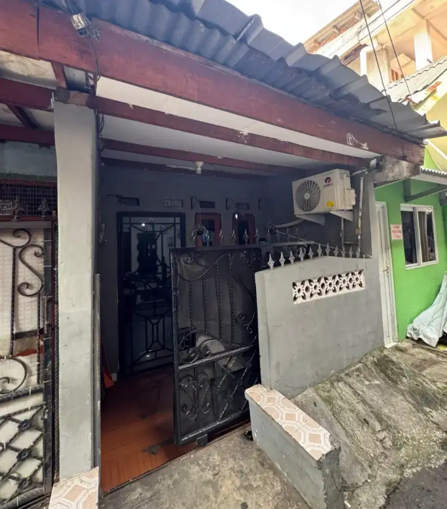 RUMAH DIKONTRAKAN PER TAHUN murah JAKARTA PUSAT STRATEGIS BEBAS BANJIR