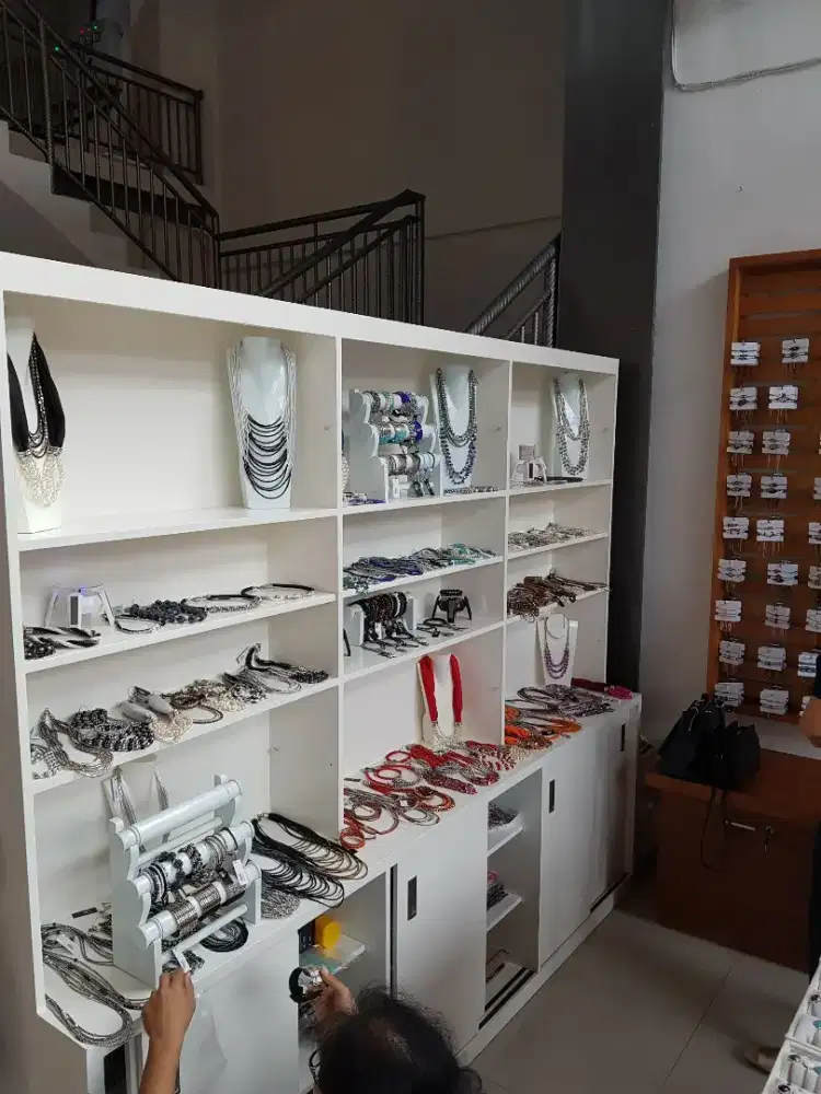 Lemari Display - Duco