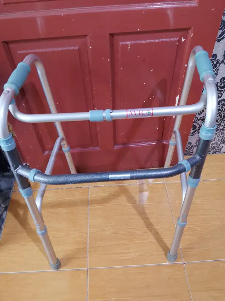 Walker Lansia Avico