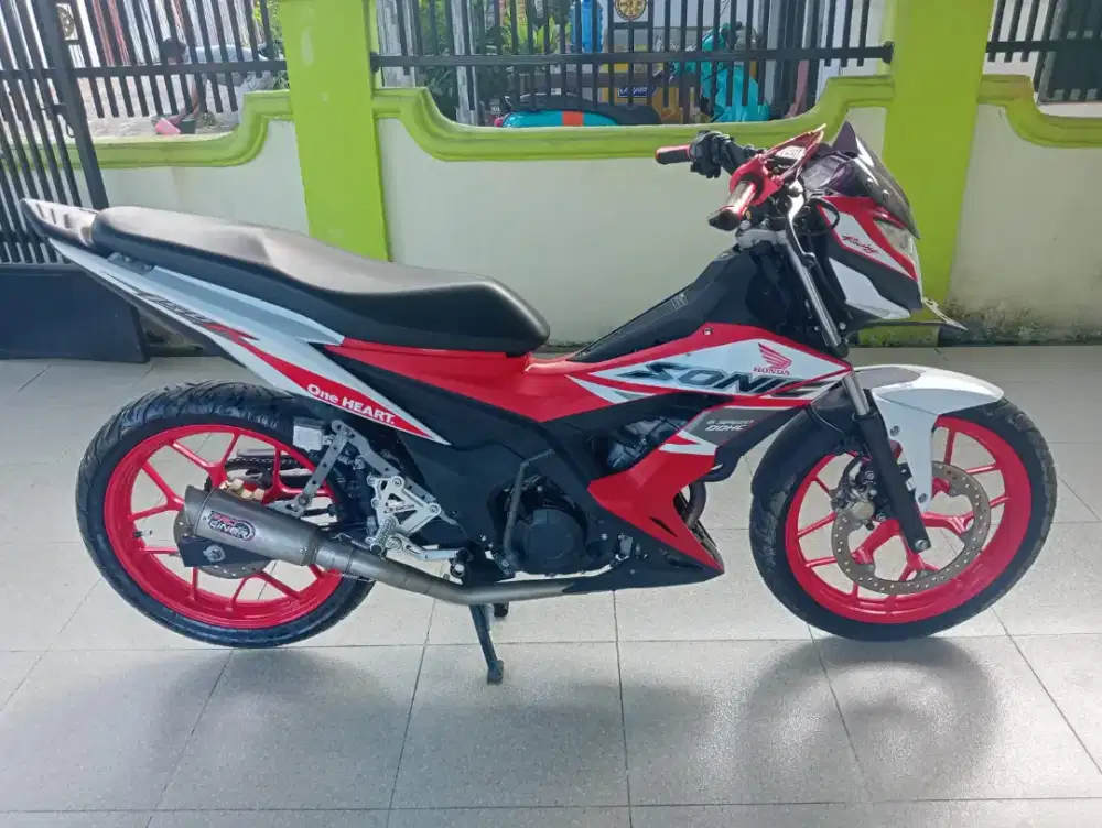 Honda Sonic 150R