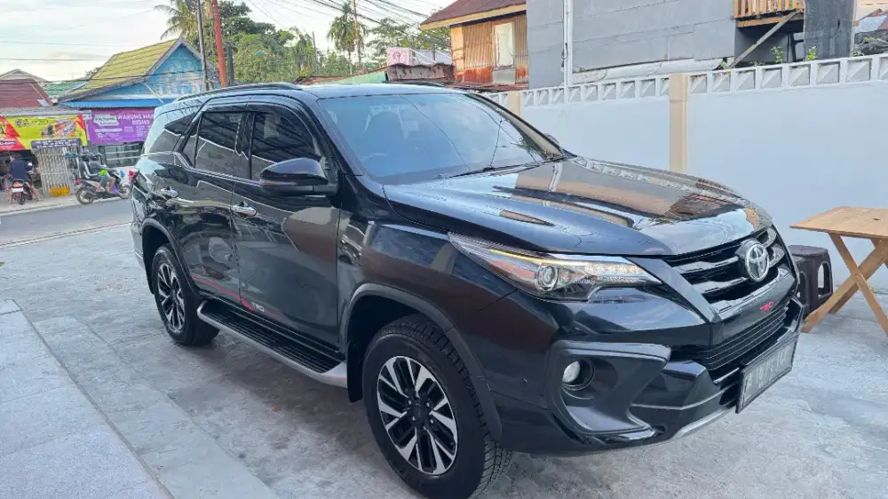 Bismillah, Dijual Toyota Fortuner 4x2 VRZ TRDS (Diesel) tahun 2019