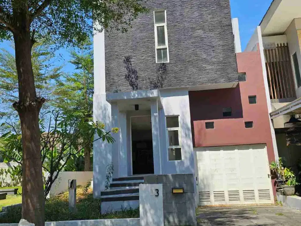 Dijual rumah 2,5 lantai Kahuripan Nirwana, dalam cluster