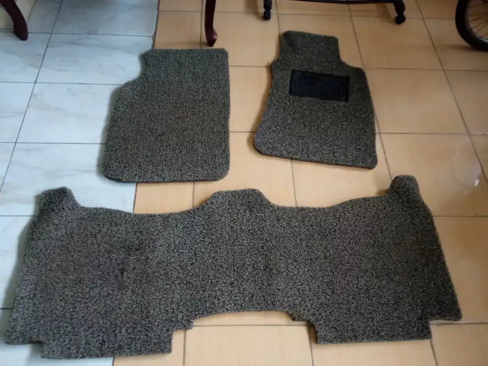 Karpet cacing fortuner merk maxmat