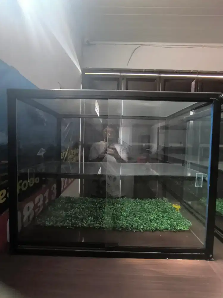 Etalase jualan warteg dan sebagainya