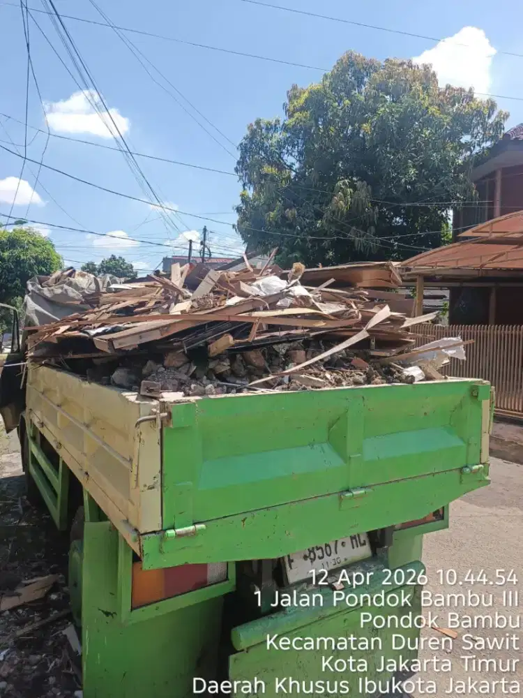 Jasa buang puing dan buang sampah