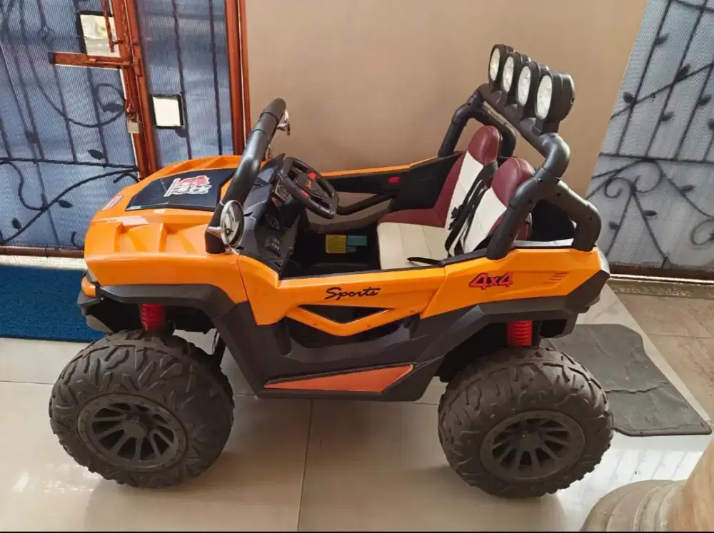 Mobil Aki Anak YUKITA 4x4 – Ban Besar, AKuat, Siap Petualangan