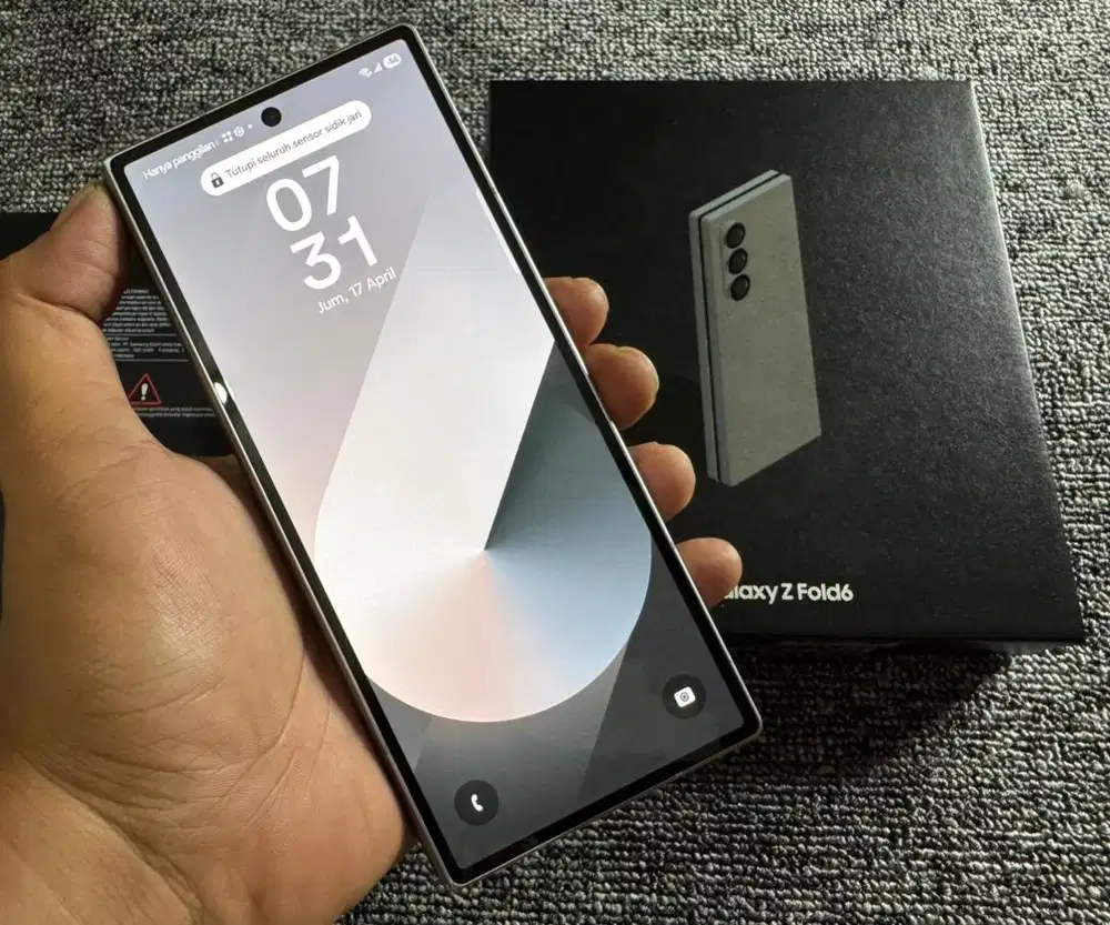 Samsung Z Fold 6 Silver Ram 12/256 GB SEIN ( TT/BT )