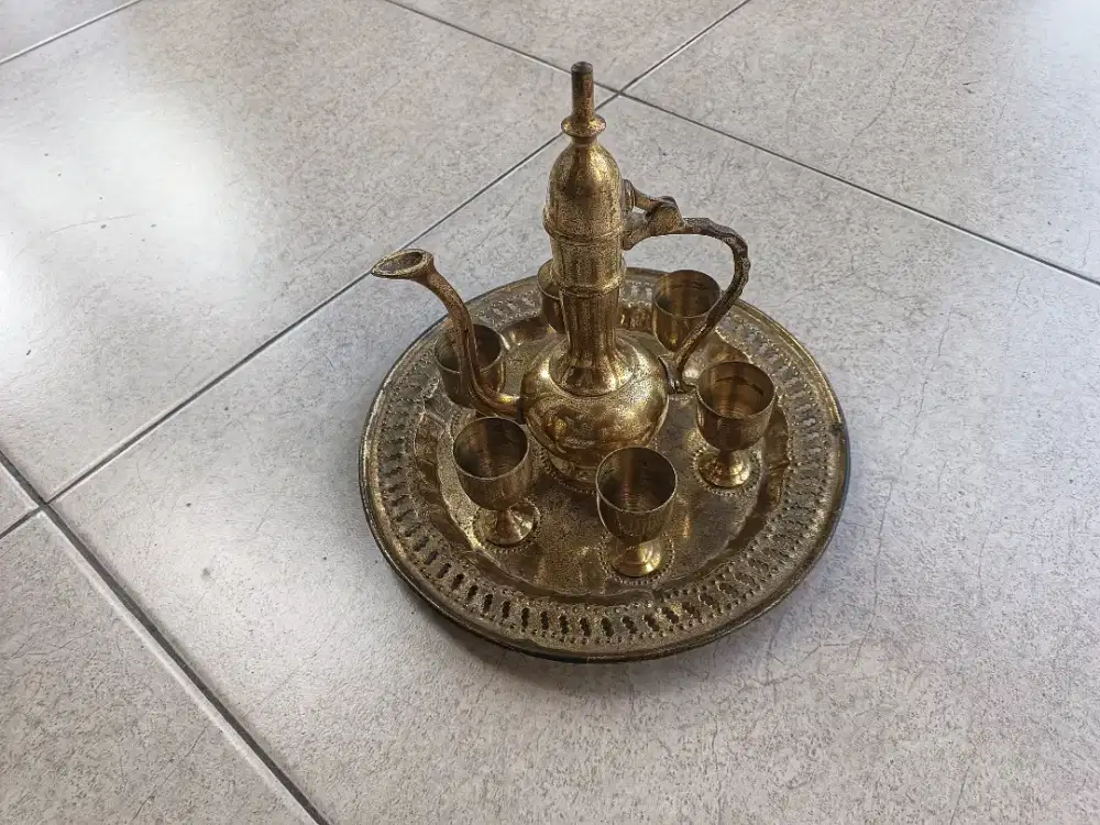 Pajangan bahan kuningan