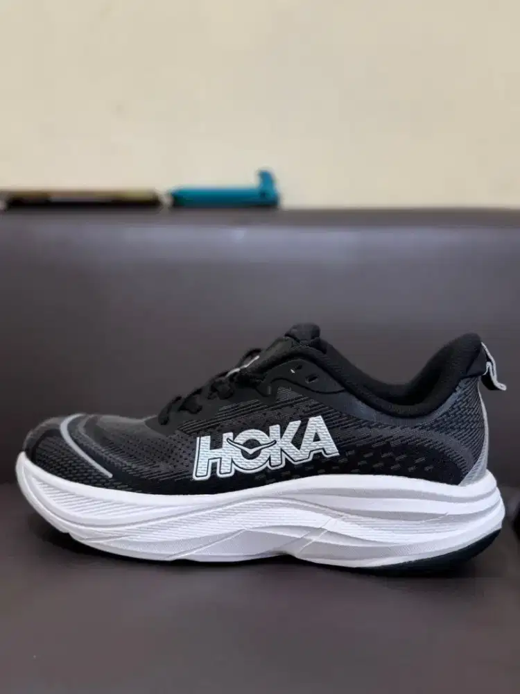 Sepatu Hoka skyflow (41) sport/school