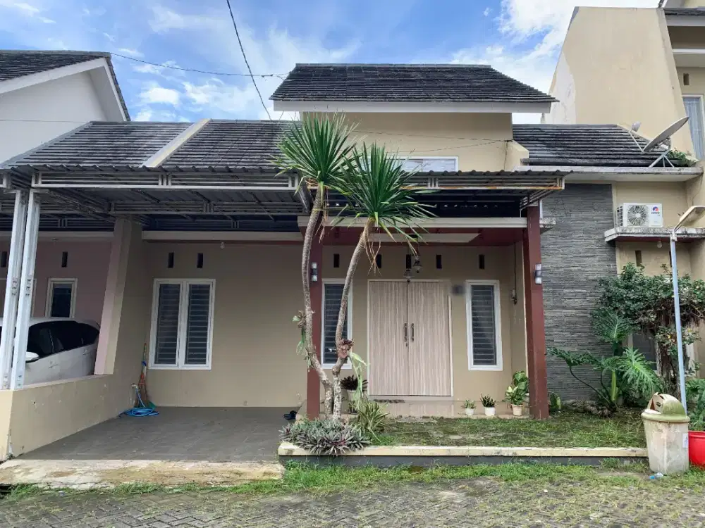 Rumah Minimalis 2 lantai dekat UNMUH dan Kantor Perhutani Jember