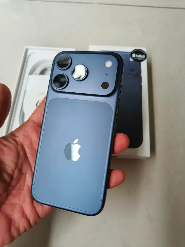 Iphone 17 pro 256 gb blue mulus 99% Hb 100% Garansi resmi january 2027