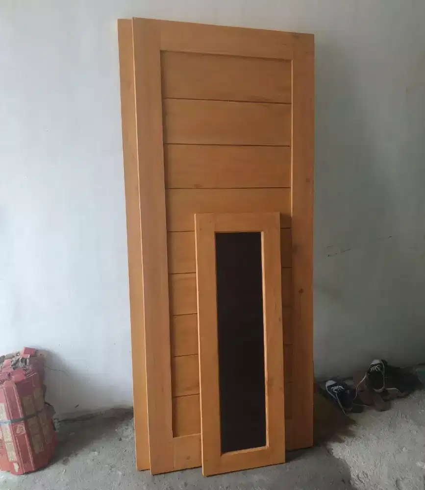 Daun pintu model minimalis