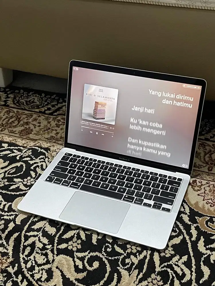 Macbook Air M1 2020 8/256 GB