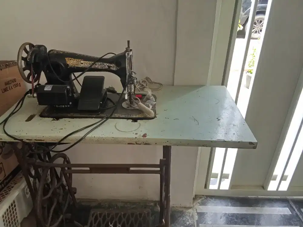 Mesin jahit butterfly