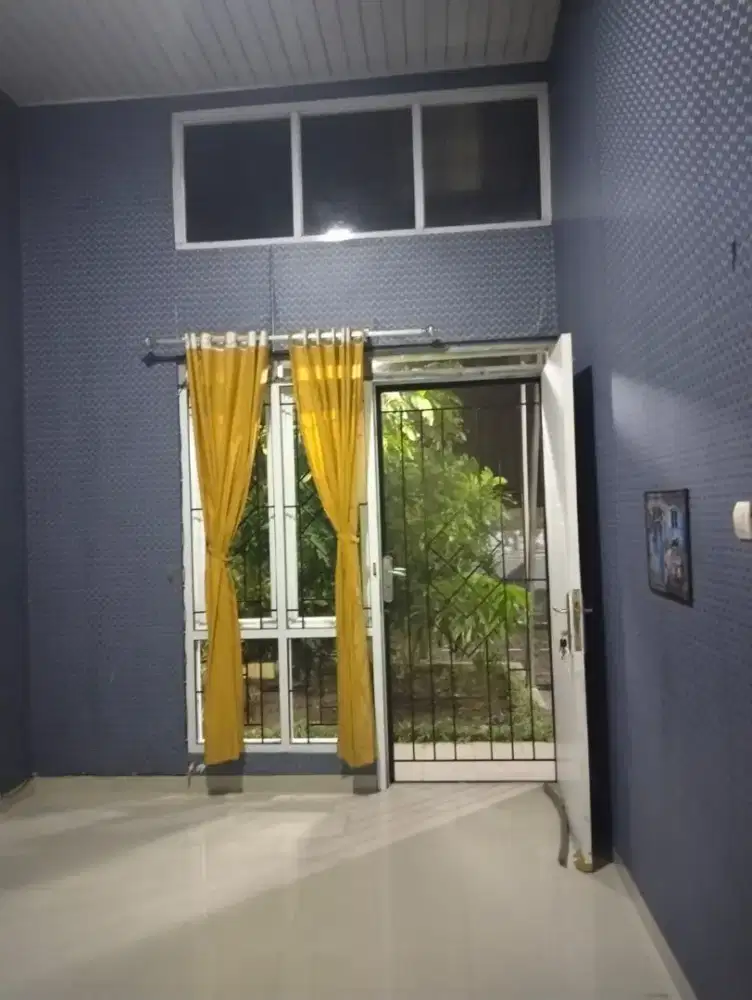 Take Over samping Royal Batavia Lantai sudah Granit