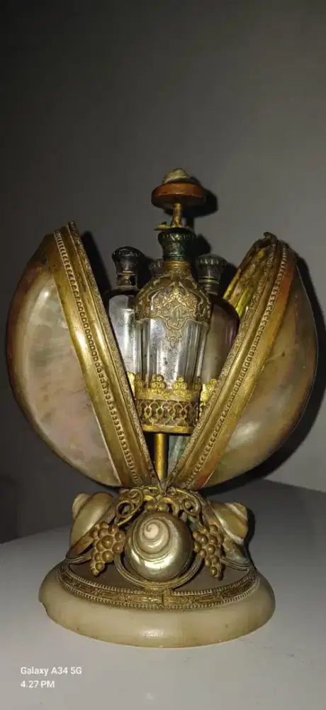 Barang antik tempo dulu