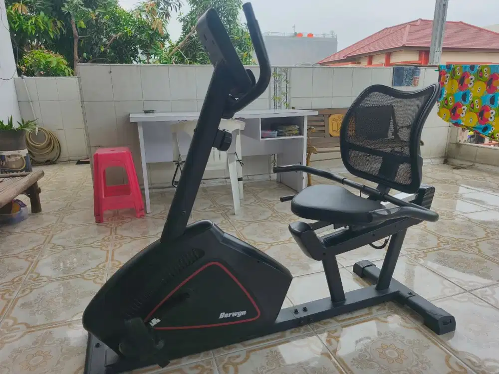 Sepeda Statis Recumbent