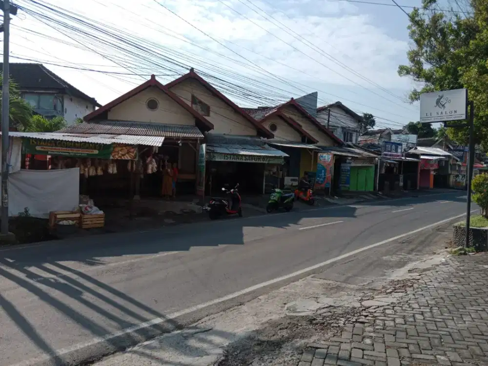 Rumah Kost 2 lantai plus kios dekat Poltek Jember