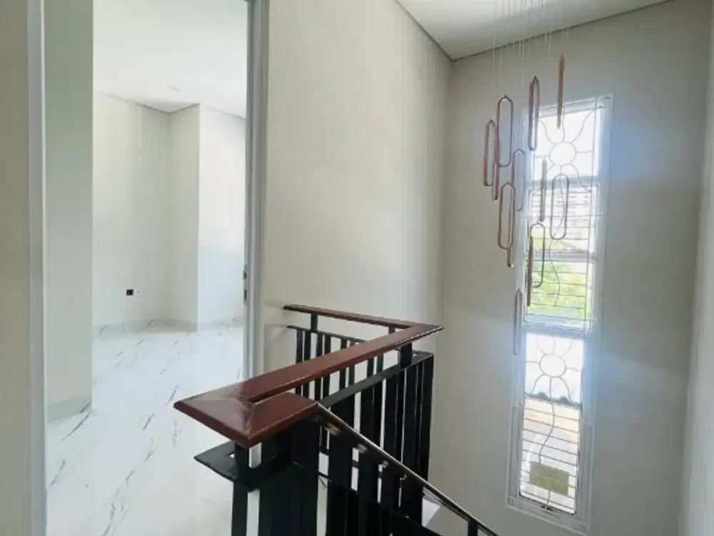 Rumah Renovasi Depan Tidak Ada tetangga Bagus Delatinos BSD city