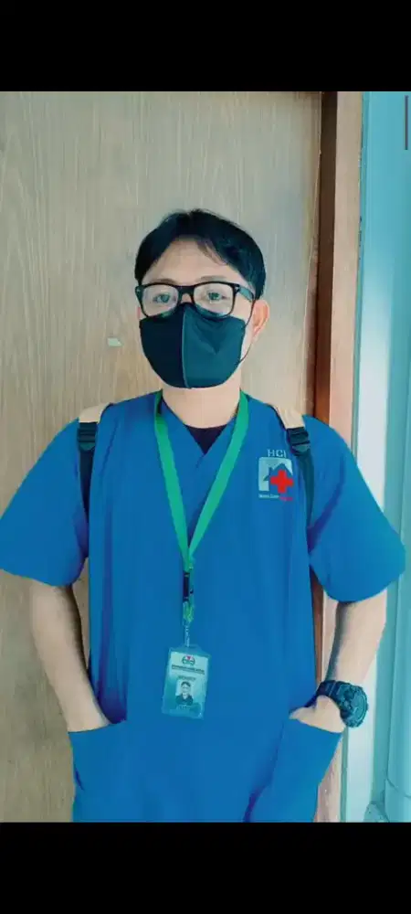 Perawat lansia (caregiver)