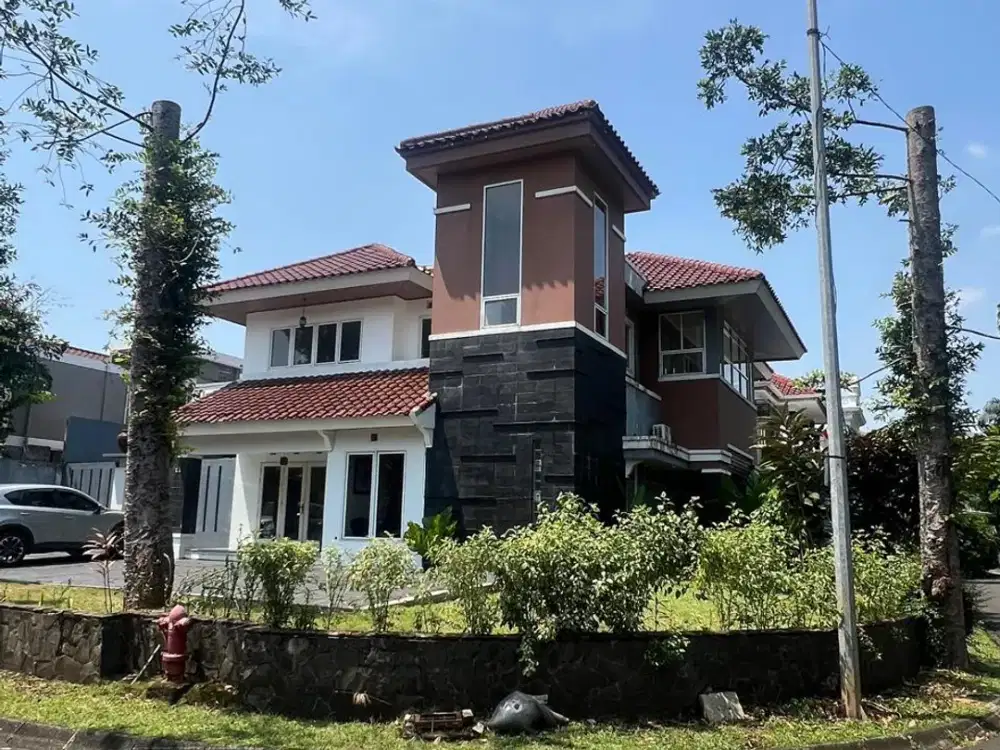 Rumah Hoek Lokasi Private Taman Giri Loka BSD city