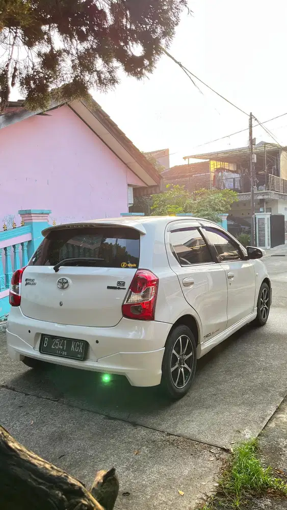 Toyota Etios Valco 2013 Bensin