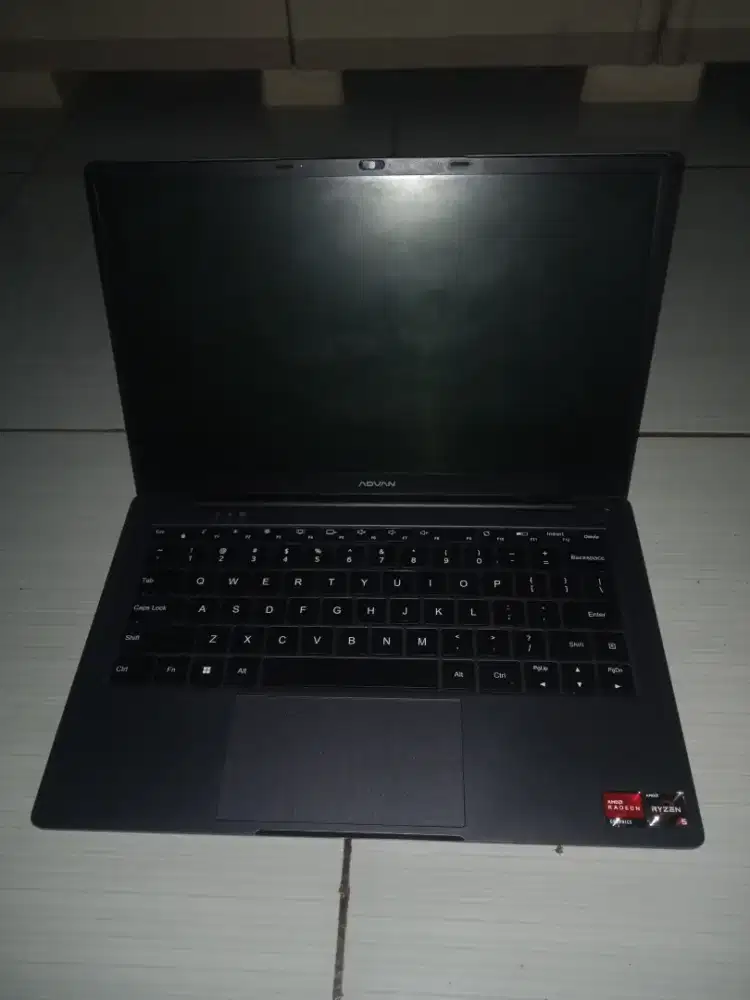 Laptop Advan soulmate plus ryzen 5 3500U RAM 8GB STORAGE 256