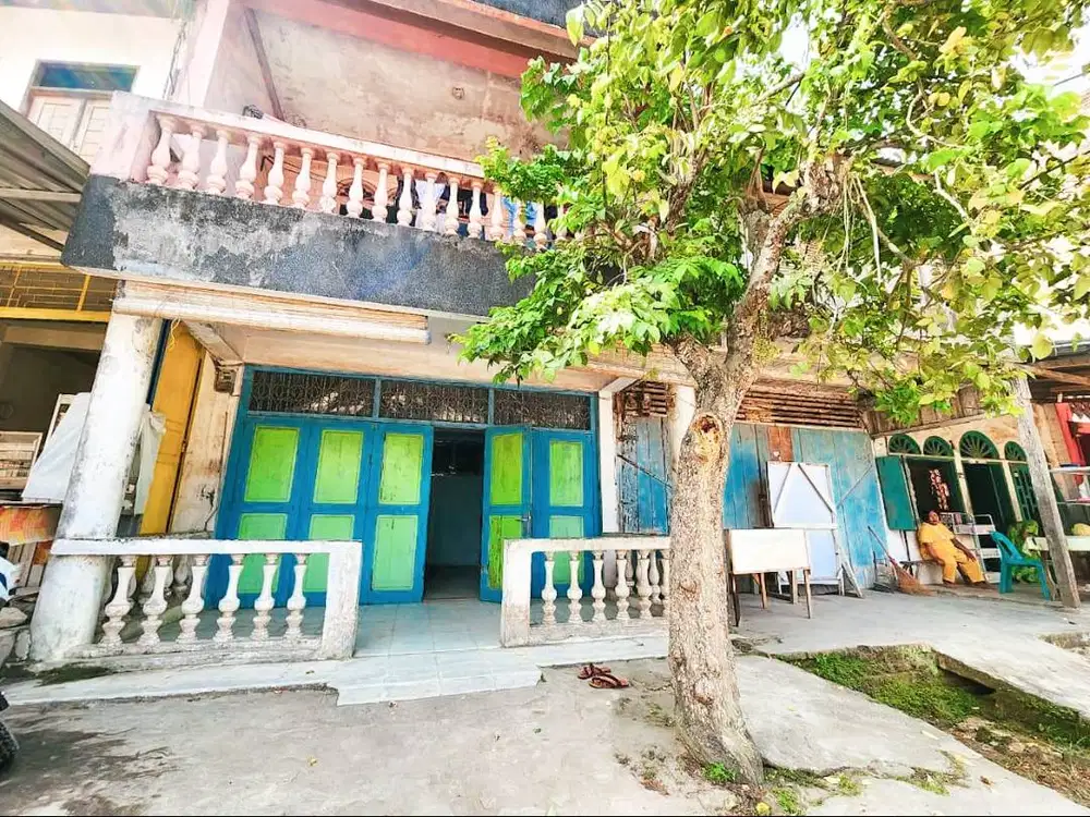 Rumah 2 lt cocok usaha/ruko depan jalan - Nego Serius