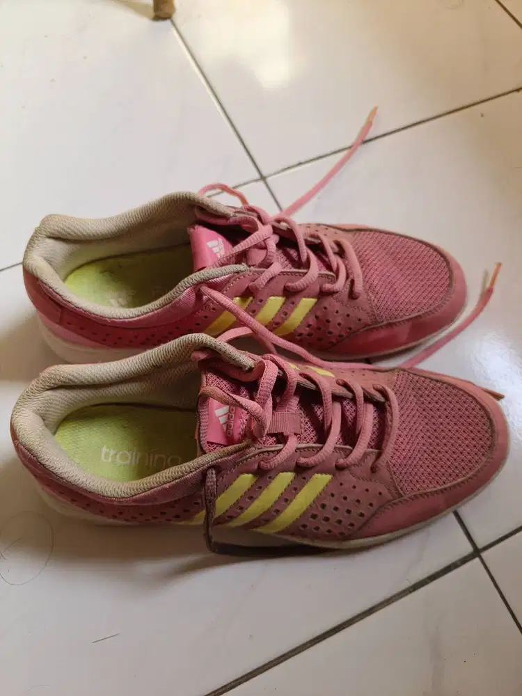 Jual sepatu adidas