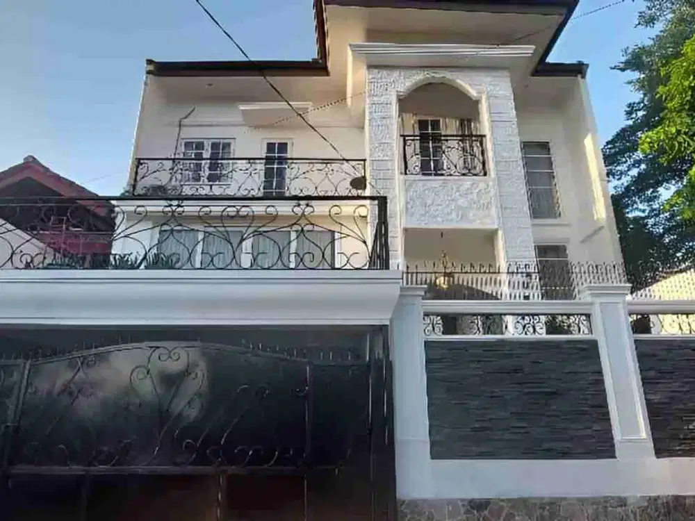 Sewa rumah ada pool di komp Kavling DPRD Jl. M Kahfi Ciganjur Jagakarsa Jaksel