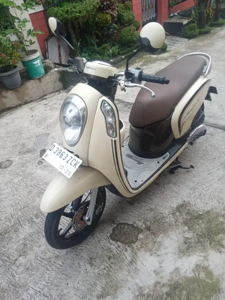 Honda scoopy cbs iss mulus