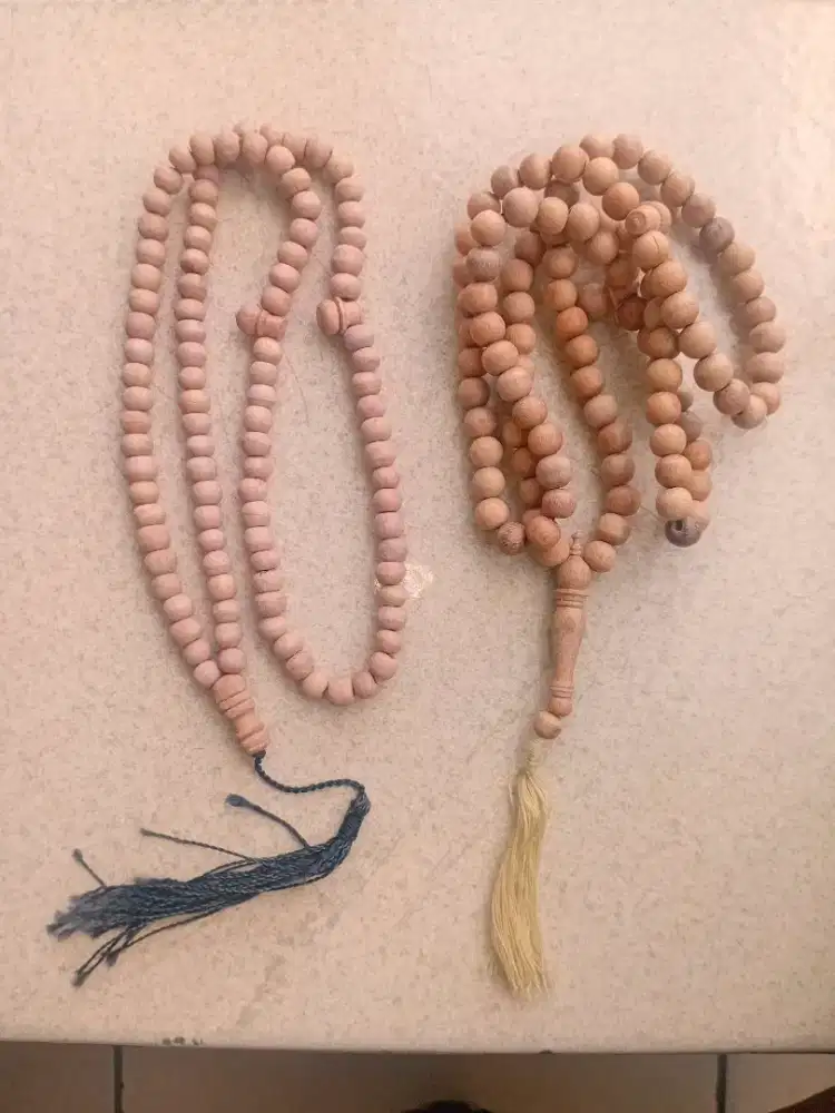 Tasbih cendana kalimantan