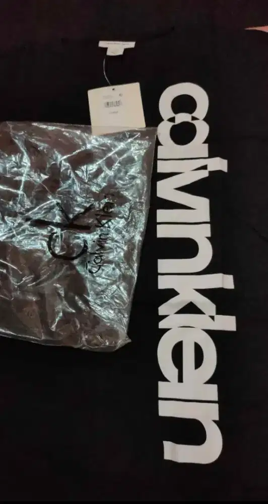 ORIGINAL Calvin Klein Jeans Vertical Logo T-Shirt Black - BNWT