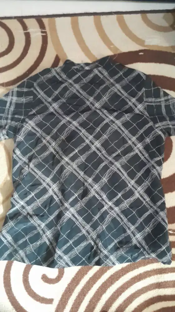 Kemeja wanita pendek