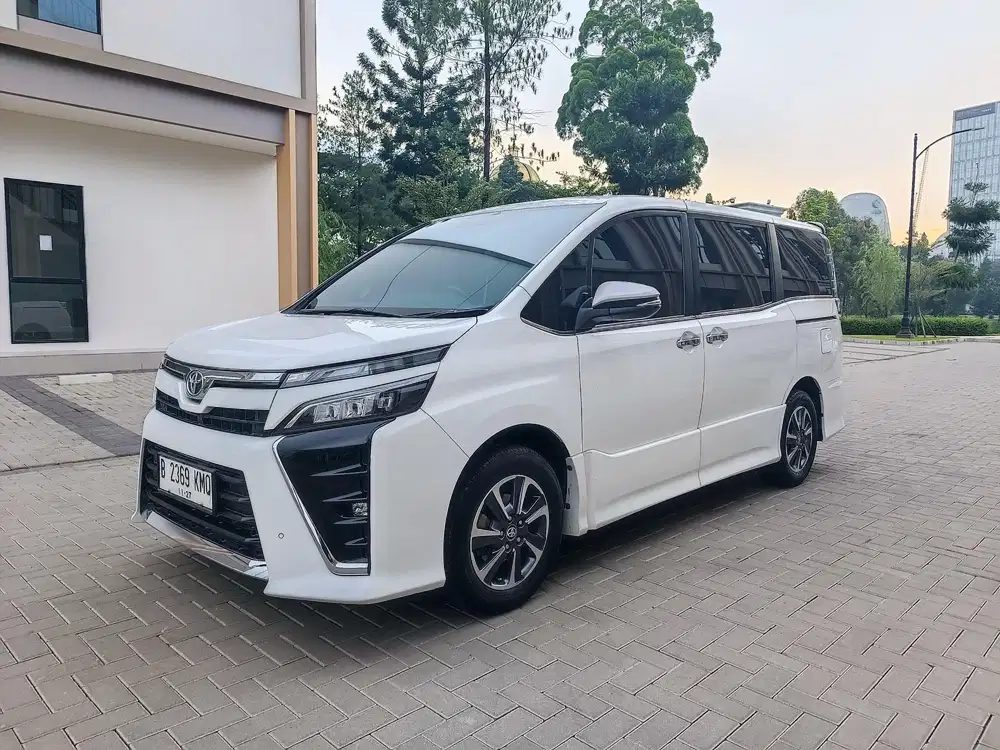 Toyota Voxy 2.0 AT 2020 Pajak Panjang